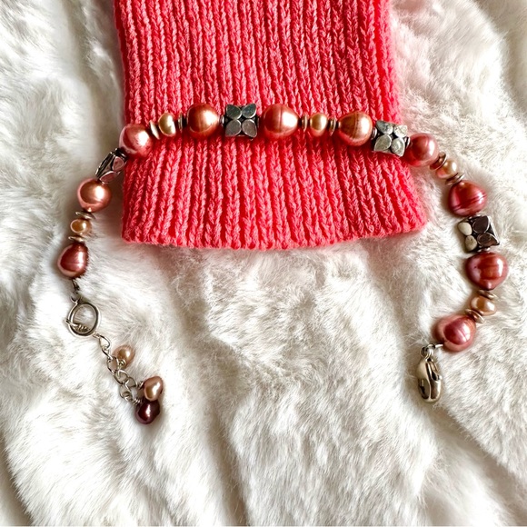 Handmade Pearl & Silver Bracelet w/lobster claw clasp. Peach & Coral colors. - Picture 6 of 6